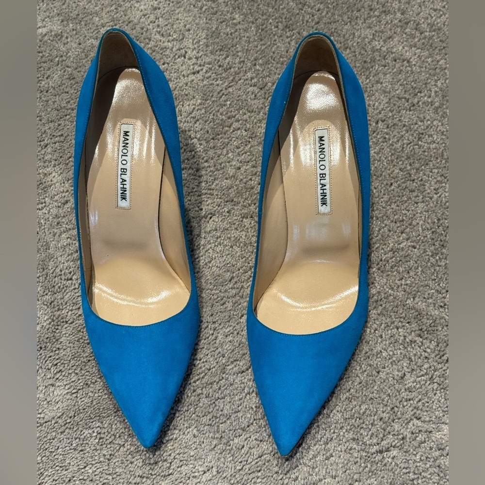Manolo Blahnik Vibrant Turquoise Suede BB Heels